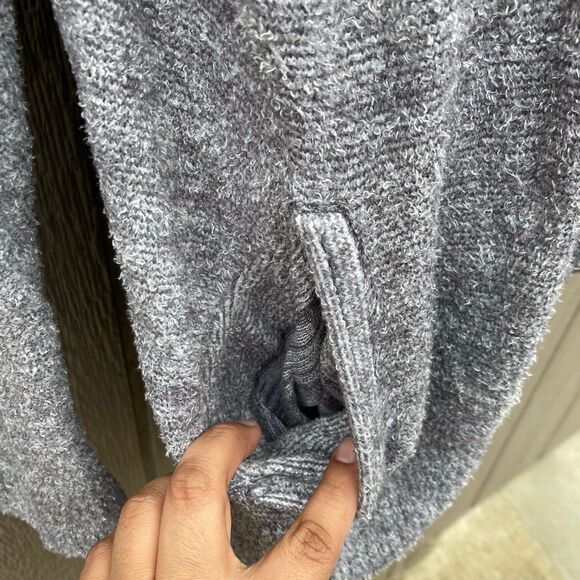 Barefoot dreams cozy chic lite Cardigan in gray women’s size medium - Picture 3 of 3